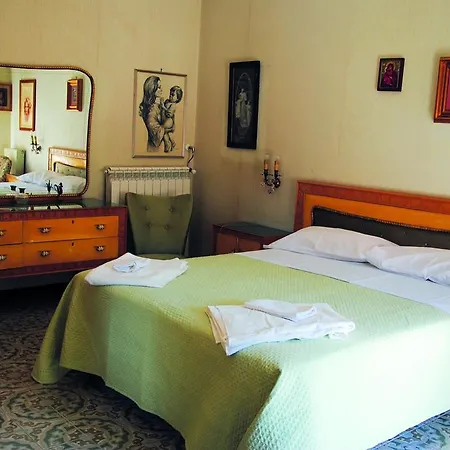 La Casa Sul Ponte Castelbuono (Sicily)
